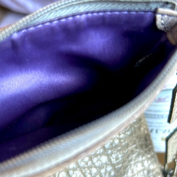 RARE Coach Madison Embossed Gunmetal Metallic Leather Wristlet Shimmer Top Zip - Picture 6 of 8